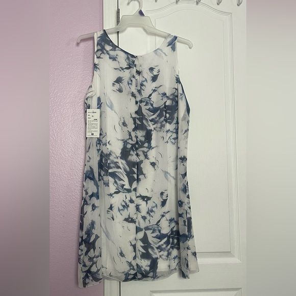 White dress with blue print with white cuffed shirt underneath size L - Picture 2 of 3